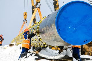 Zavřete kohouty. Europarlament finálně schválil konec dovozu ruského plynu - Seznam Zprávy